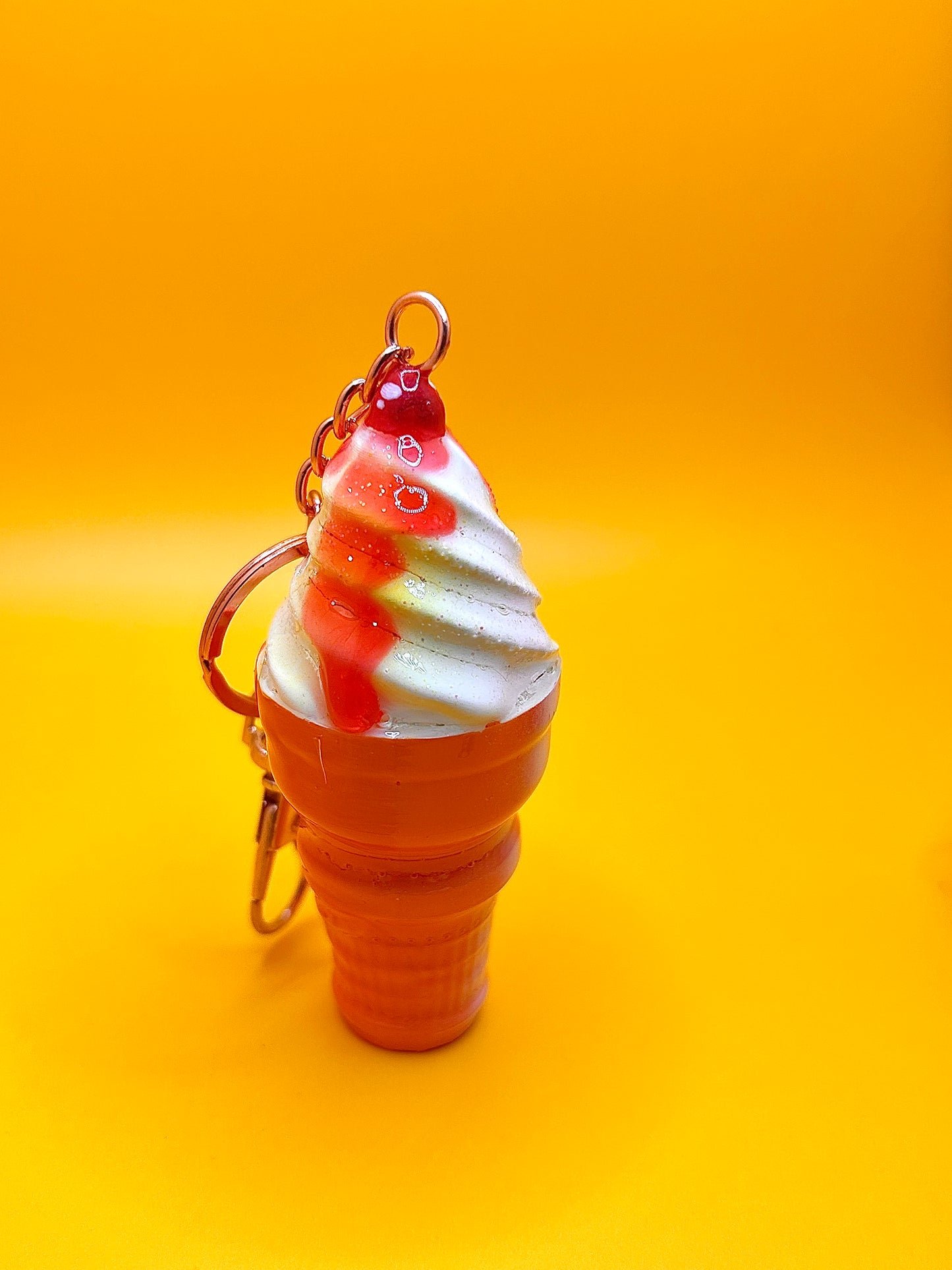 Retro dessert Keychain – Icecream Food Charm – OldSchool vintage Keyring – Hand‑Painted, 3D Printed-TJB89