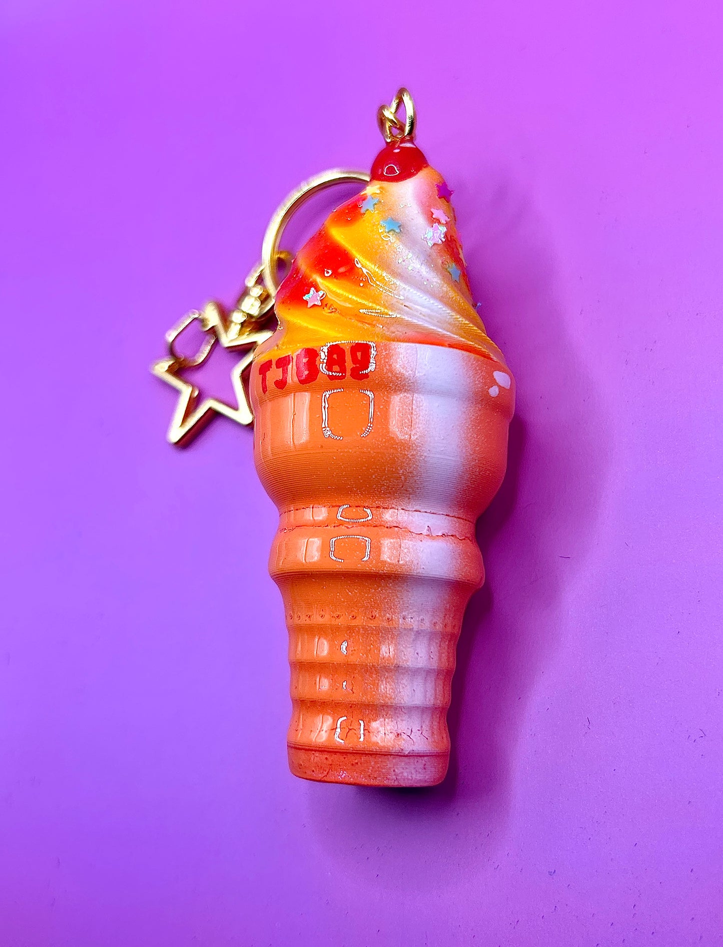 Retro dessert Keychain – Icecream Food Charm – OldSchool vintage Keyring – Hand‑Painted, 3D Printed-TJB89