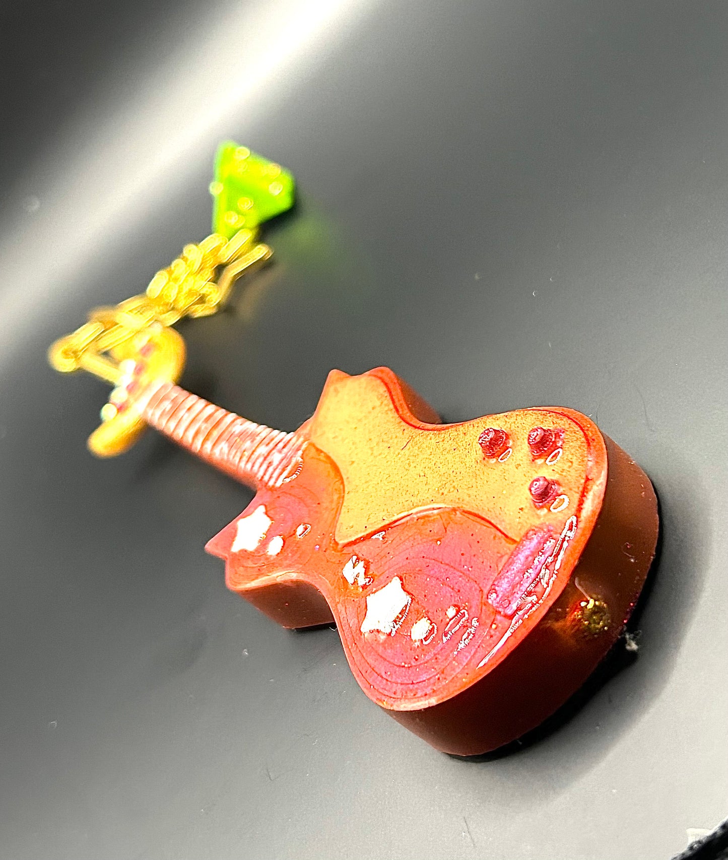 Musical Pink Guitar Keychain - Old-School Instrument Charm - Retro Vintage Keyring
- Hand-Painted, 3D Printed-Funk.G. Guitar TJB89