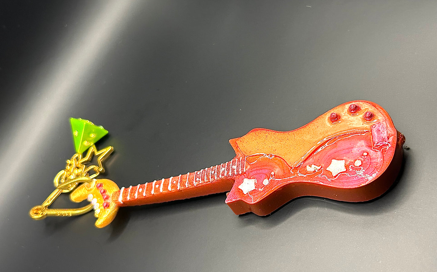 Musical Pink Guitar Keychain - Old-School Instrument Charm - Retro Vintage Keyring
- Hand-Painted, 3D Printed-Funk.G. Guitar TJB89