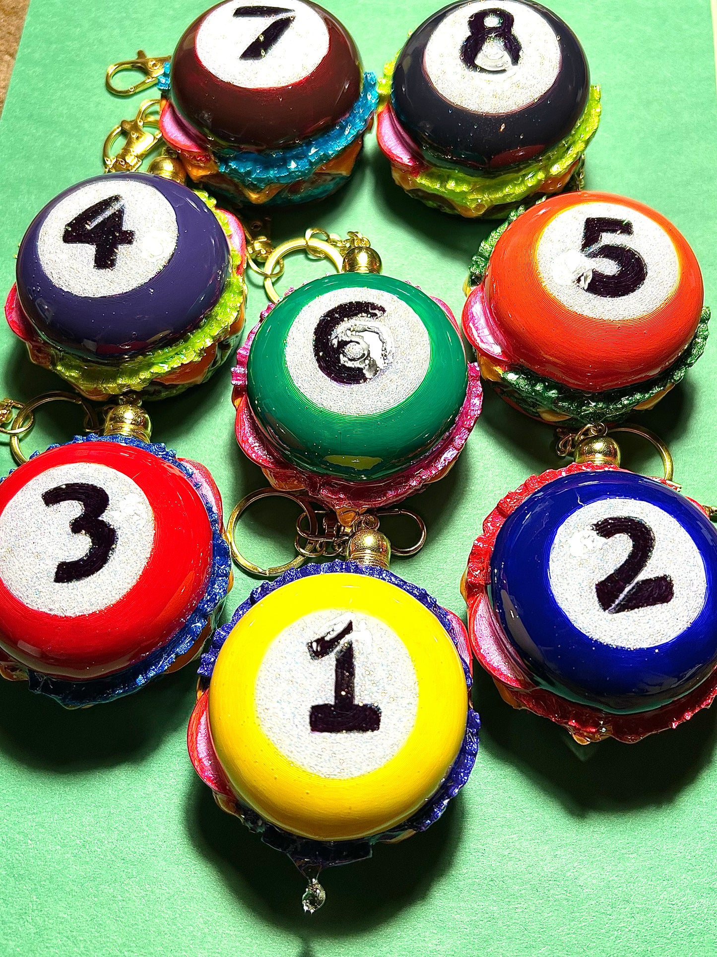 3D Printed Jumbo Billiard Burgers Keychains – Retro Fast-Food Charm, vintage, Custom-made 80s Accessory – TJB89 burgers