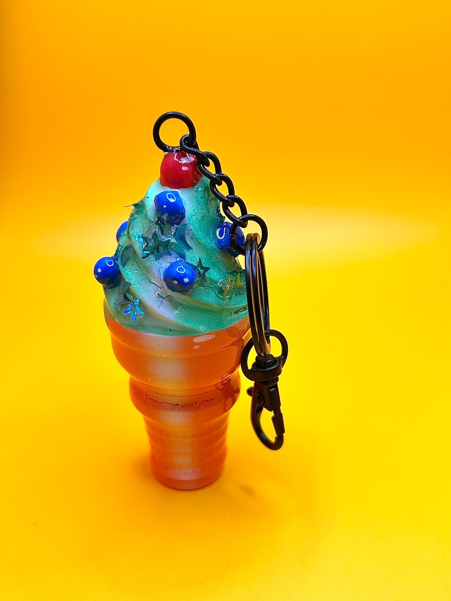 Retro dessert Keychain – Icecream Food Charm – OldSchool vintage Keyring – Hand‑Painted, 3D Printed-TJB89