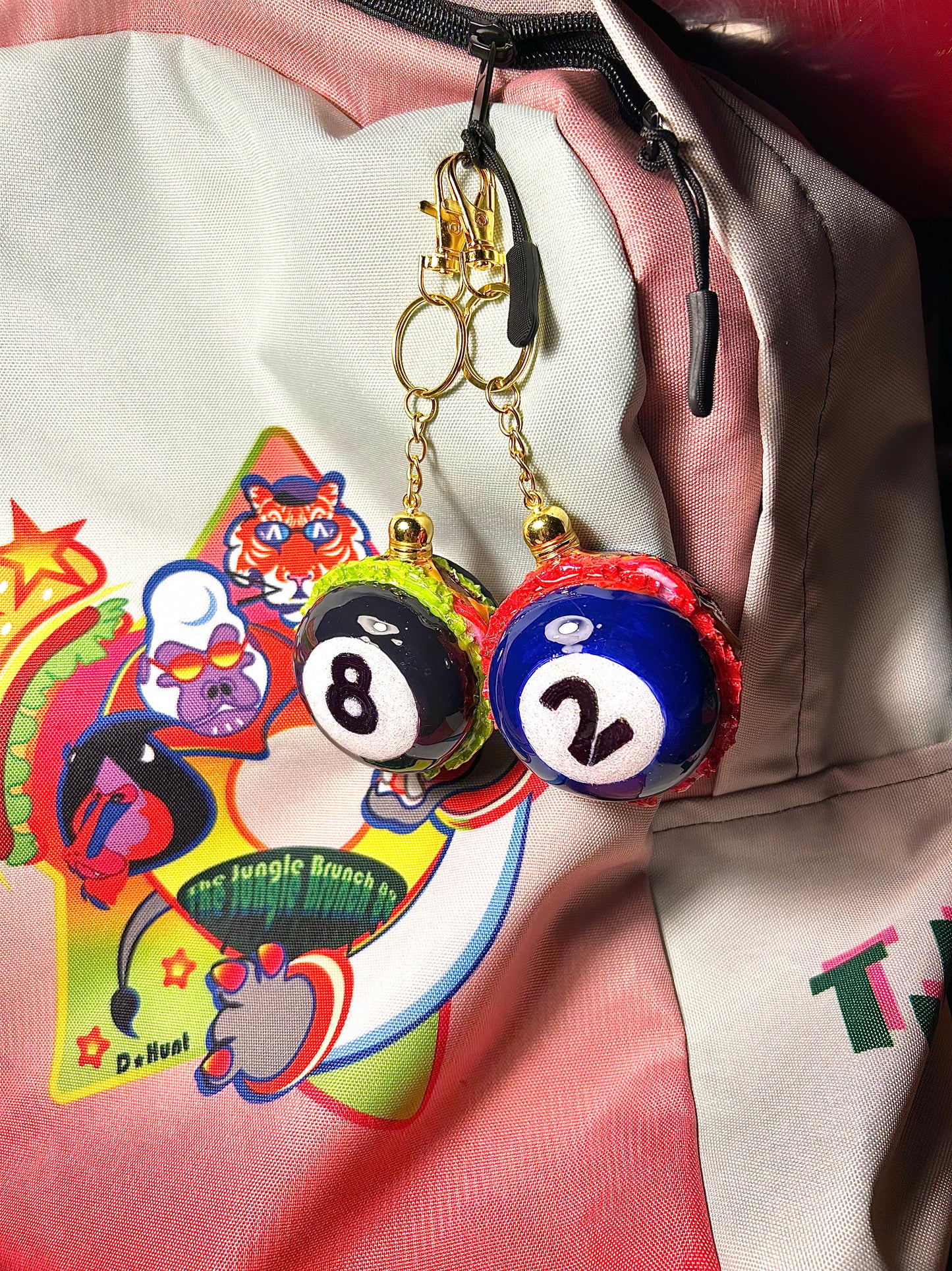 3D Printed Jumbo Billiard Burgers Keychains – Retro Fast-Food Charm, vintage, Custom-made 80s Accessory – TJB89 burgers